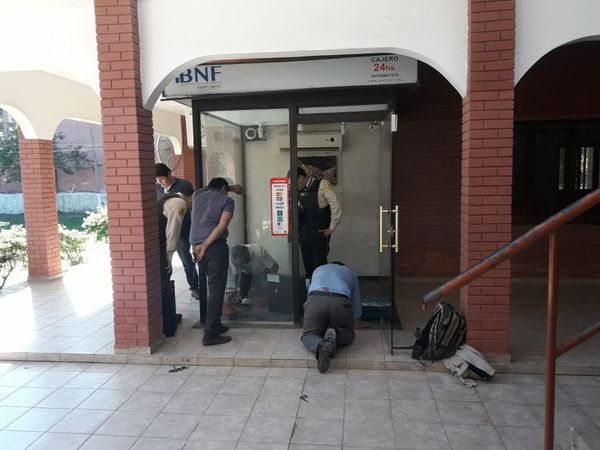 Vuelve a funcionar único cajero de Alto Paraguay - Nacionales - ABC Color