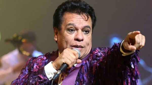 HOY / Amiga de Juan Gabriel desde la adolescencia le escribe cartas en un libro