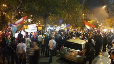Ciudadanos y universitarios marchan por el juicio político - ADN Paraguayo