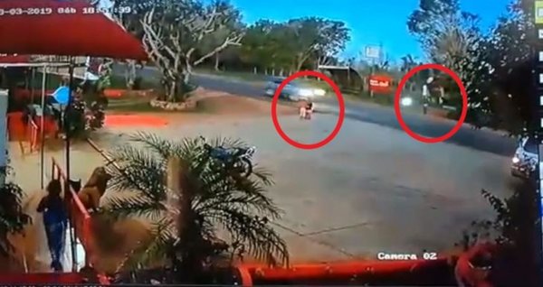 Dos niños intentaron cruzar la ruta y uno fue atropellado