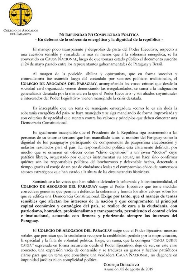 Abogados critican manejo de crisis