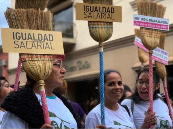 Domésticas reclaman que se cumpla ley para aporte al IPS