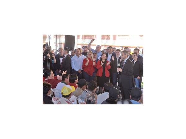 Confiado en el apoyo del cartismo, Abdo Benítez desafía a la oposición