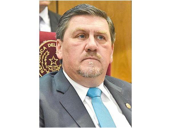Titular del Congreso sugiere resolver lo antes posible