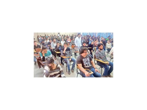 Denuncian demoras en pago a docentes en Medicina UNA