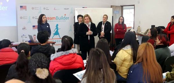Mujeres participan de curso de emprendedurismo - Locales - ABC Color
