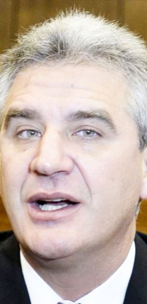 Tercera suspensión de sesión en JEM - Judiciales y Policiales - ABC Color