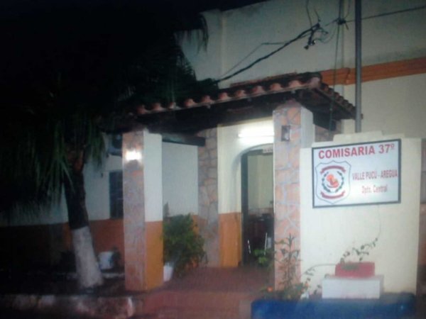 Entró a robar, pero lo único que llevó fue una tijera clavada en el cuello