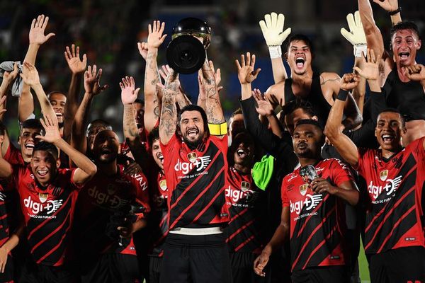 Paranaense conquista su primera Copa Suruga - Fútbol - ABC Color