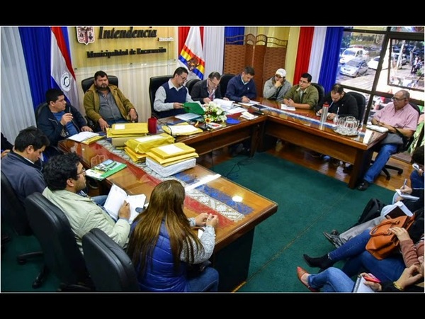 Municipio realizó la apertura de sobres para construcción de empedrados en entorno a escuelas