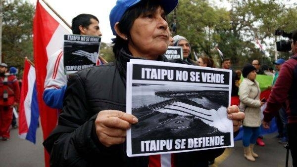 HOY / Ven difícil que Paraguay alcance grado de inversión tras crisis por acta secreta