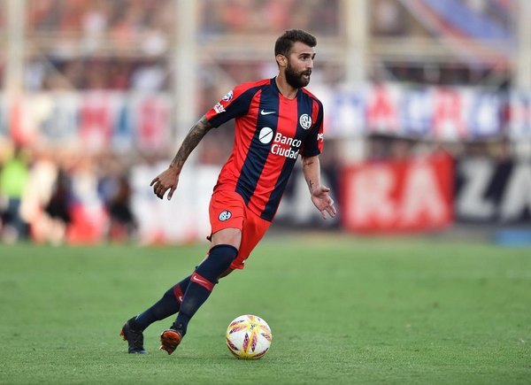 Peruzzi da 'recomendación' a Pratto para la serie River-Cerro