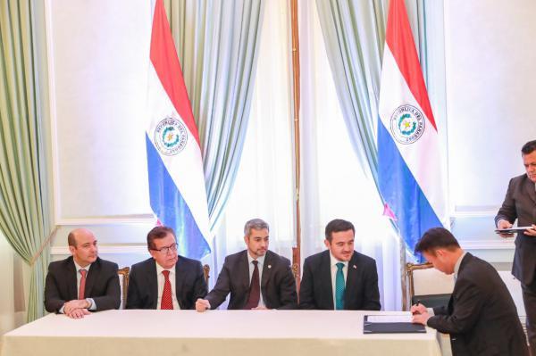 Gobierno prevé potenciar alfabetización con canal 100% educativo