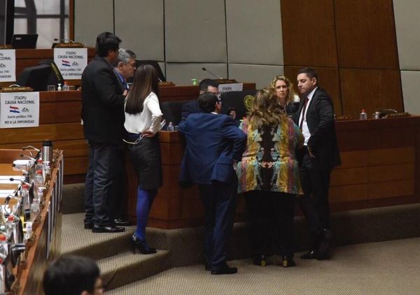 Denuncian que está “prohibido” hablar de juicio en Diputados - Nacionales - ABC Color