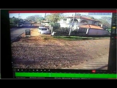 CONDUCTOR ATROPELLÓ A ESTUDIANTE Y SE FUGÓ