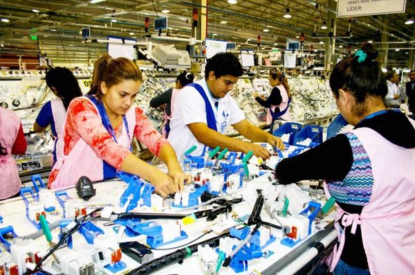 Además de autopartes, Brasil quiere que Paraguay compre sus vehículos, afirman - La Primera Mañana - ABC Color