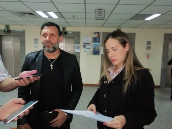 Víctor Bogado pide desafuero de Celeste Amarilla