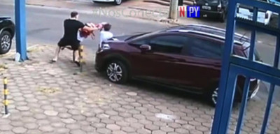Mientras huían arrollaron a una familia | Noticias Paraguay