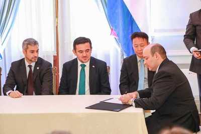 Suscriben convenio interinstitucional para fortalecer proceso educativo - .::RADIO NACIONAL::.