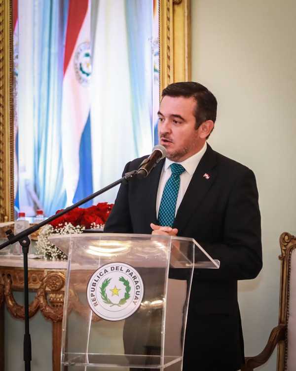 Ministro Petta resalta proyecto de desarrollar un canal educativo a través de plataformas de comunicación - .::RADIO NACIONAL::.