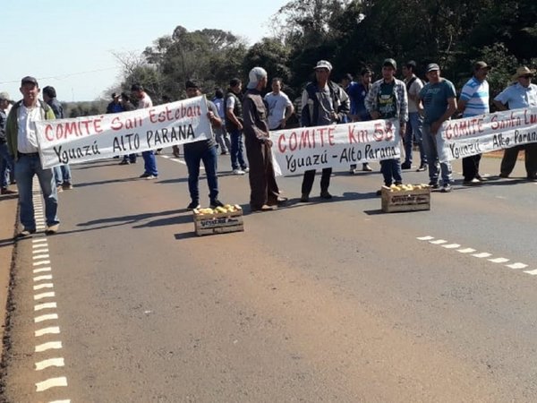 Productores de tomate cerraron ruta contra el contrabando