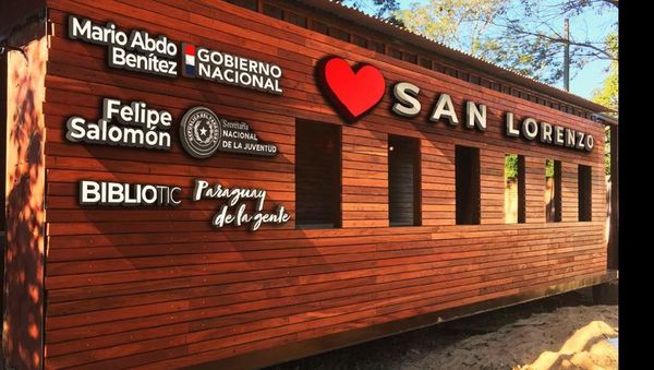 Arrancan nombre del presidente y del ministro de la réplica del tren a ser inaugurada en San Lorenzo - Nacionales - ABC Color