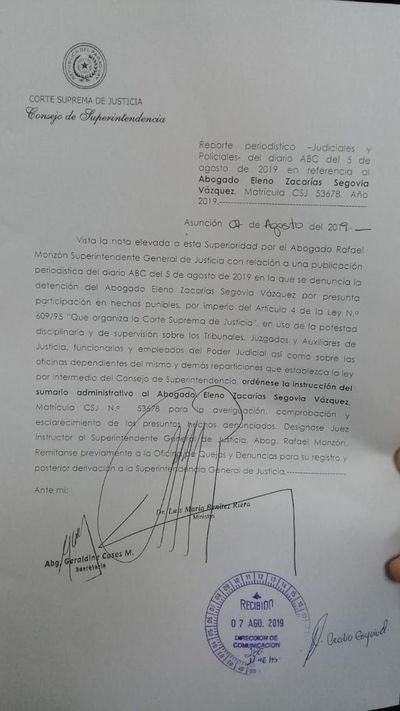 Dictan sumario administrativo a abogado sospechoso de liderar banda criminal - Nacionales - ABC Color