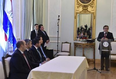 Juicio Político: Nicanor pidió “fe en el gobierno” y evitar “asalto al poder” - Notas - ABC Color
