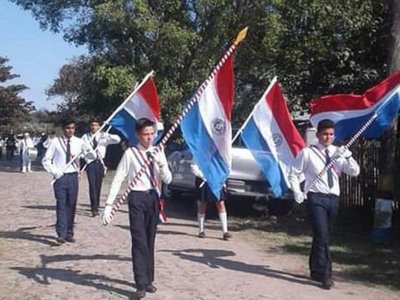 Puerto Guaraní celebra 112 aniversario con acto cívico