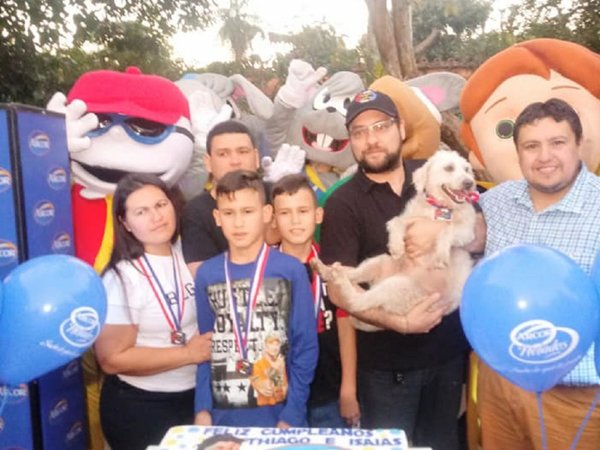 Gran festejo de cumpleaños solidario tras video de Firulais