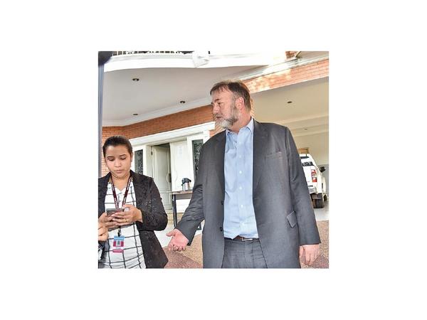 López sale en defensa de Velázquez y no descartan llamarlo a declarar