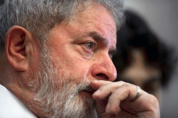La Suprema Corte acata un pedido de Lula y suspende su traslado a Sao Paulo | .::Agencia IP::.