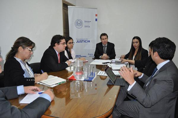 Evalúan avances del proyecto de Ley de Insovencias - .::RADIO NACIONAL::.