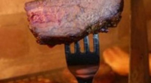 PEDAZO DE ASADO LO ATRAGANTÓ Y FALLECIÓ