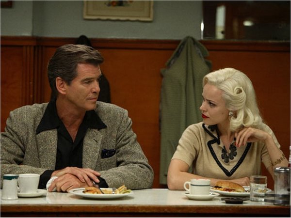 Pierce Brosnan y Rachel McAdams se unen en película de Netflix