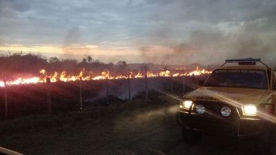 INCENDIO AFECTA A UNAS 400 HECTÁREAS DE UNA ESTANCIA EN YPACARAÍ
