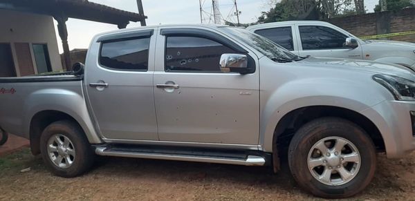 Toma de rehenes y tiroteo en Junta Departamental de Caazapá