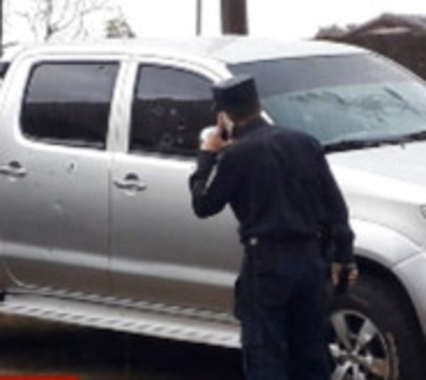 Atacan junta departamental y toman de rehenes a concejales - Paraguay.com