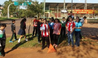 Alumnos a las calles: quieren crear conciencia sobre importancia de la limpieza