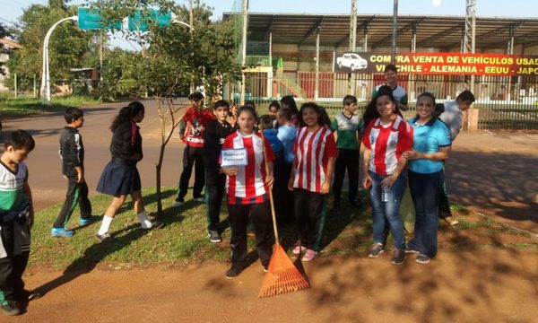 Alumnos a las calles: quieren crear conciencia sobre importancia de la limpieza