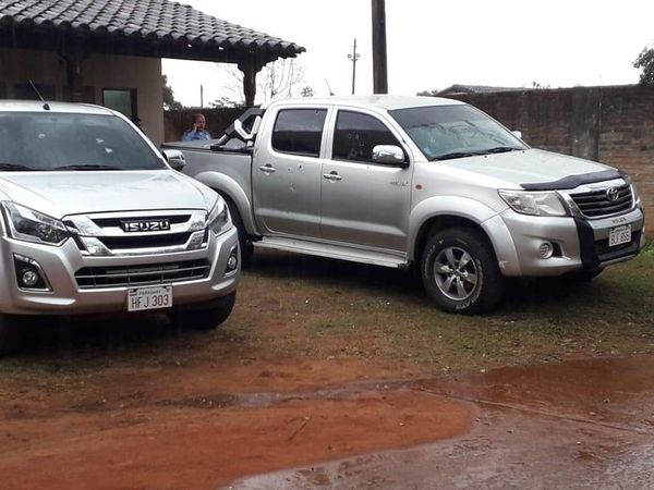 Toman de rehenes a concejales de Caazapá y balean camionetas