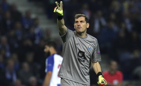 HOY / El Oporto inscribe a Iker Casillas