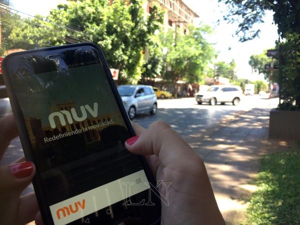 Intendente de Asunción promulgó regulación de MUV y Uber