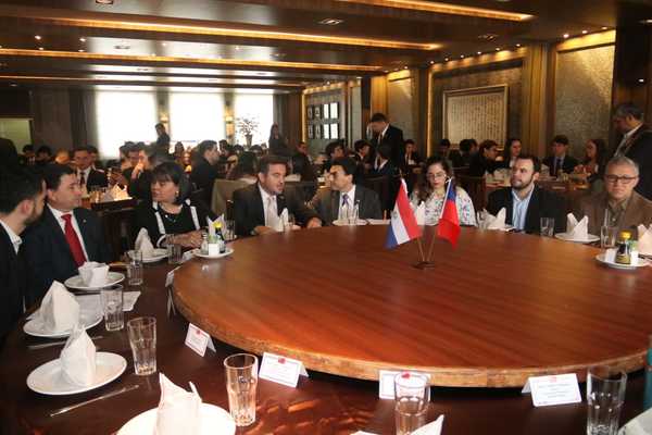 Jóvenes cursarán estudios superiores mediante becas de Taiwán | .::Agencia IP::.