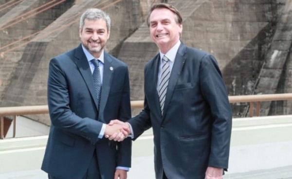 Presidenta del PT pide que investiguen a Jair Bolsonaro