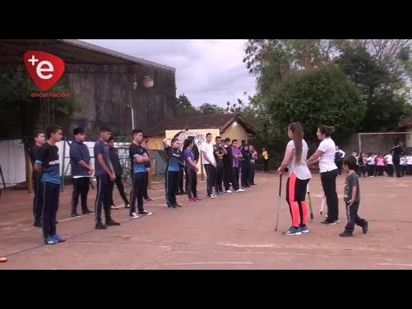 JUGÁ HOCKEY EN EL COLE LLEGA A CAMBYRETÁ