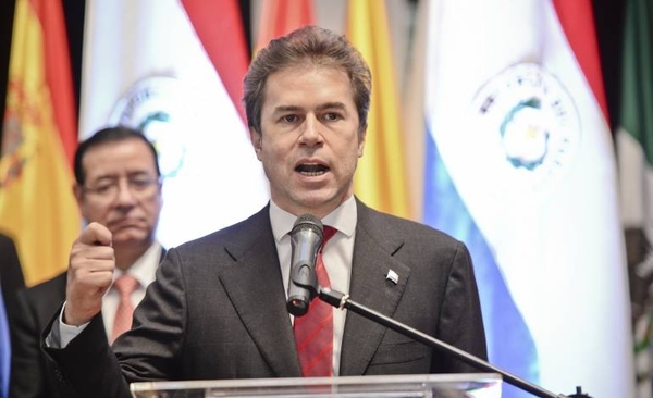 HOY / De la sartén al fuego: analizan en Senado sacar la investidura a Castiglioni, por "altra traición"