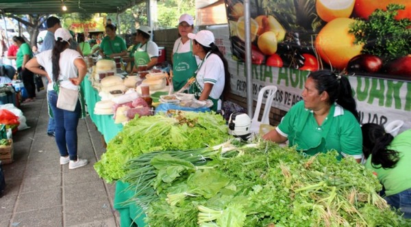 Productores participaron de la Feria Agropecuaria "Agosto Poty" » Ñanduti