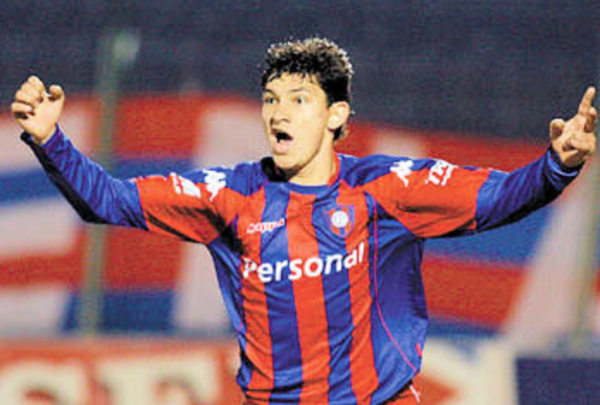 HOY / Esperó doce años para marcar un gol en el campeonato paraguayo