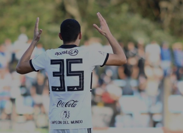 Diego Torres, el goleador más joven de Olimpia